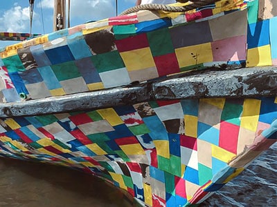 Flipflopi, o veleiro feito de plástico reciclado